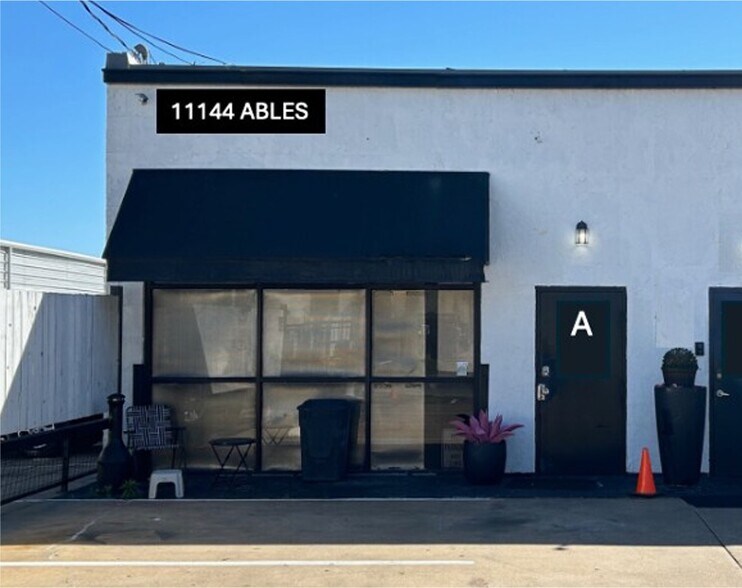 Primary Photo Of 2529 Merrell Rd, Dallas Light Distribution For Lease