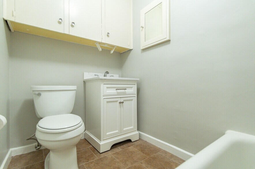 More Photos Of 160 NW Irving Ave, Bend Office Residential For Lease