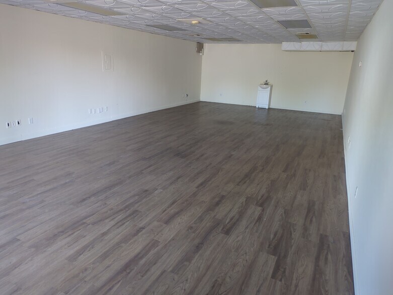 More Photos Of 11240-11242 N 19th Ave, Phoenix Medical For Lease