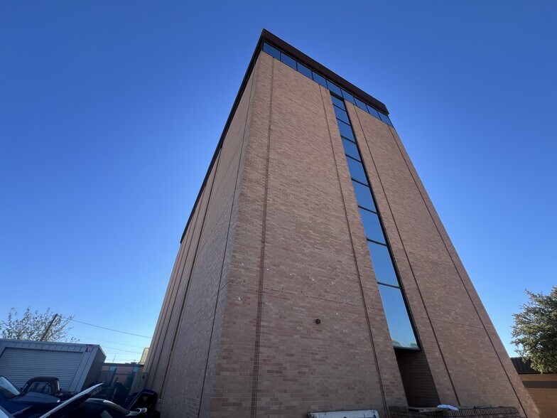 More Photos Of 502 N Willis, Abilene Medical For Sale