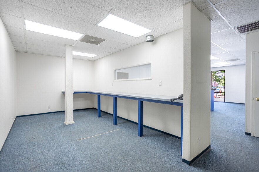 More Photos Of 1455 South St, Redding Flex For Sale