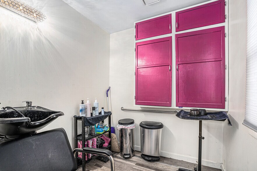 More Photos Of 1707 Miller Rd, Kalamazoo Office Residential For Sale