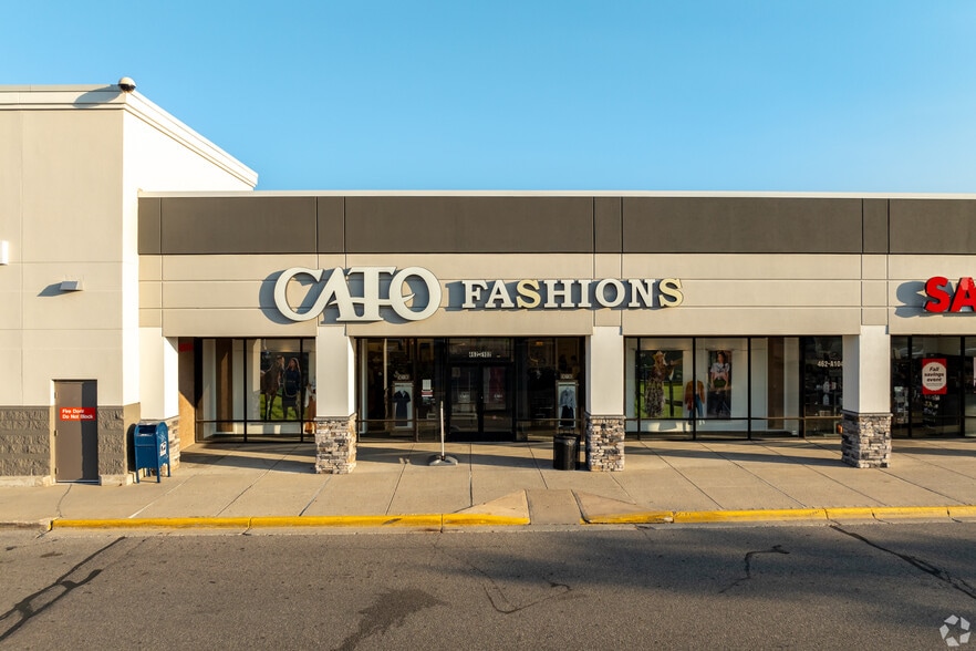 More Photos Of 438-462 E Edgewood Blvd & SEC American Rd & E Edgewood Blvd, Lansing Storefront For Lease