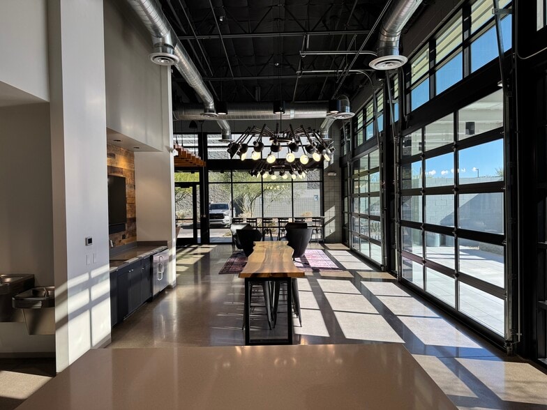 More Photos Of 31606 N Cave Creek Rd, Cave Creek Self Storage For Sale