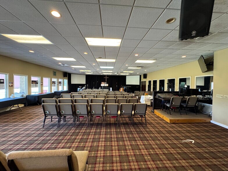 More Photos Of 2130 Country Club Rd, Palestine Golf Course Driving Range For Sale