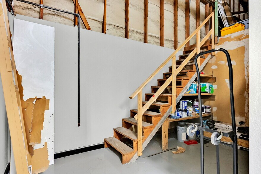 More Photos Of 11445 N Reed Rd, Hayden Warehouse For Lease