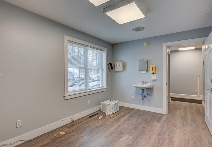 More Photos Of 2977 White Mountain Hwy, North Conway Office For Lease