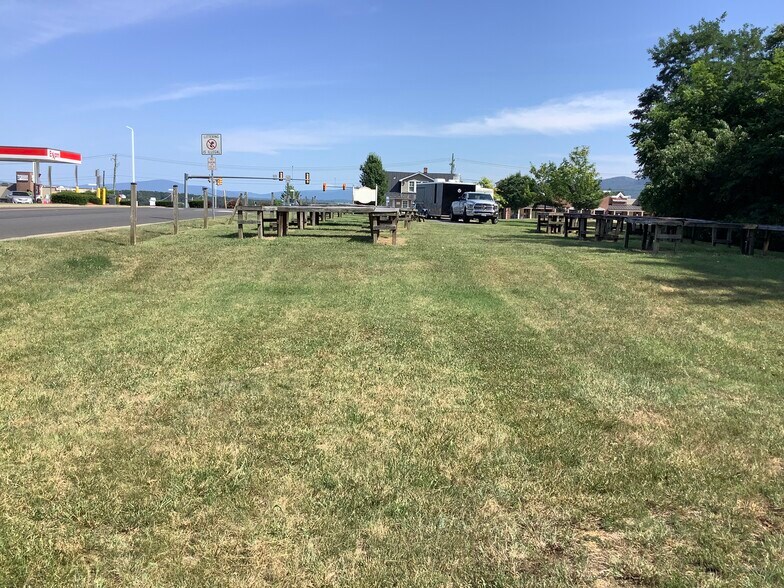 More Photos Of 33859 Old Valley Pike, Strasburg Office For Sale