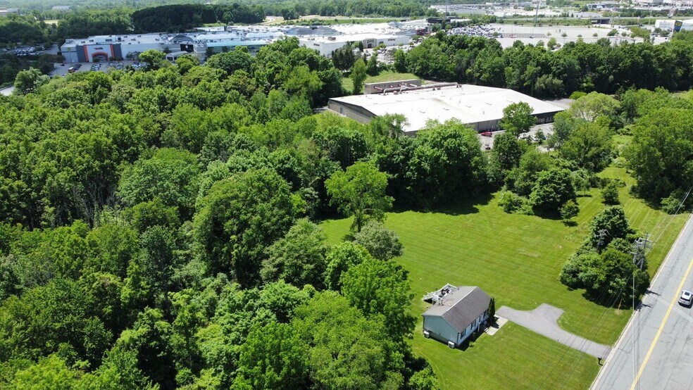 More Photos Of 53 Smith Rd, Middletown Warehouse For Sale