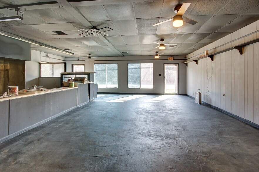 More Photos Of 1916 Cedar Dr, La Marque Restaurant For Lease