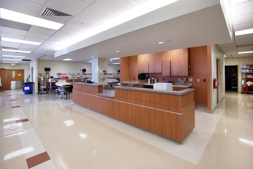 More Photos Of 1905 Doctors Hospital Dr, Bridgeport Healthcare For Sale