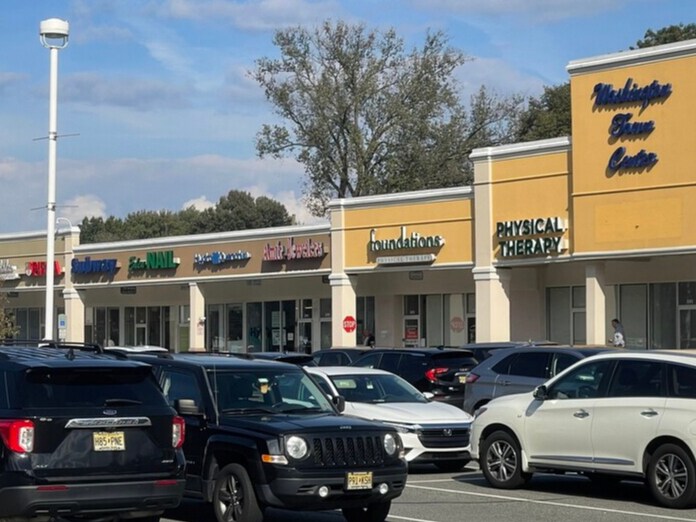 More Photos Of 285 Pascack Rd, Washington Township Bergen Unknown For Lease