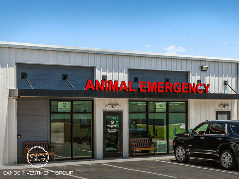 Primary Photo Of 203 Government Ave, Valparaiso Veterinarian Kennel For Sale