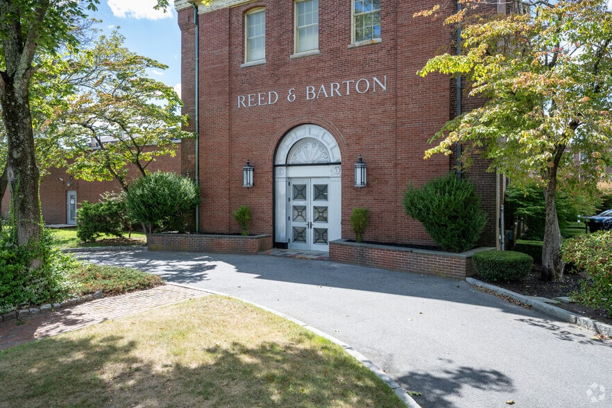 More Photos Of 144 W Britannia St, Taunton Manufacturing For Lease