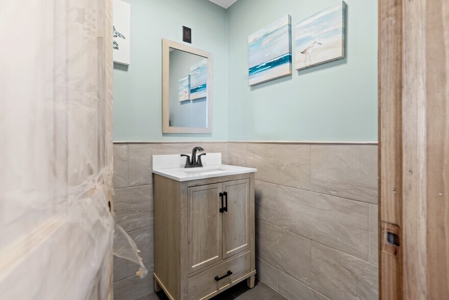 More Photos Of Suffolk County, Bay Shore Marina For Sale