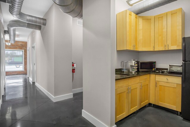 More Photos Of 2511 W Columbus Dr, Tampa Medical For Sale