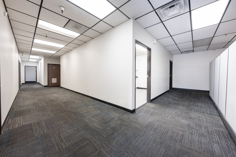 More Photos Of 7901 Vickers St, San Diego Medical For Lease