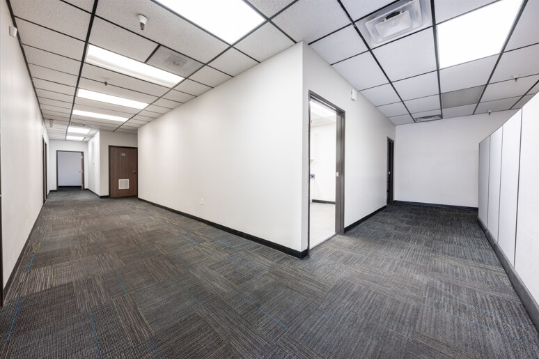 More Photos Of 7901 Vickers St, San Diego Office For Sale