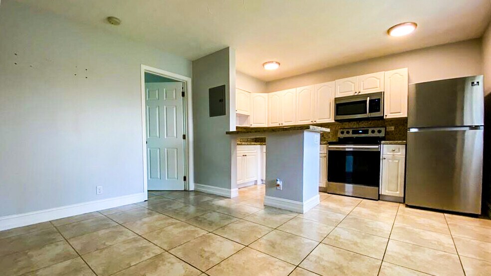 More Photos Of 921-925 NE 17th Ave, Fort Lauderdale Apartments For Sale