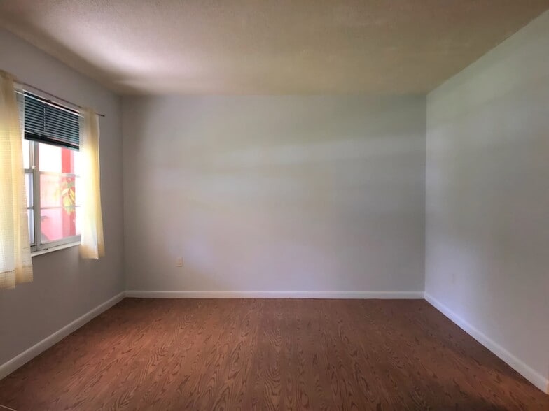 More Photos Of 3025 54th St S, Gulfport Apartments For Sale