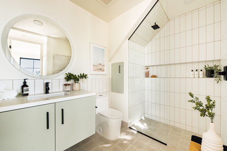 More Photos Of 1931 S Coast Hwy, Oceanside Apartments For Sale