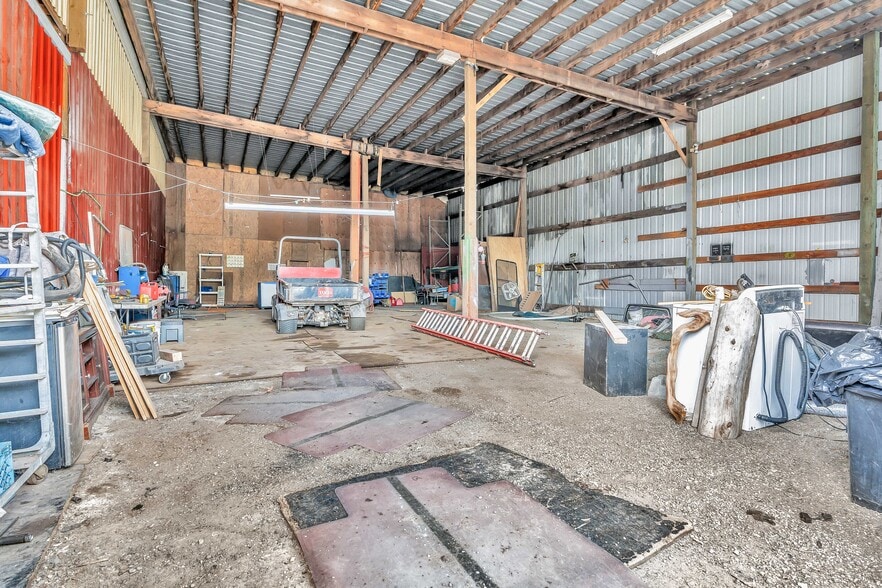 More Photos Of 6729 SE 162nd Ave, Portland Horse Stables For Sale