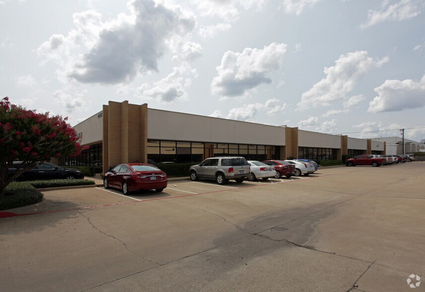 More Photos Of 4450-4490 Beltway Dr, Addison Research And Development For Lease