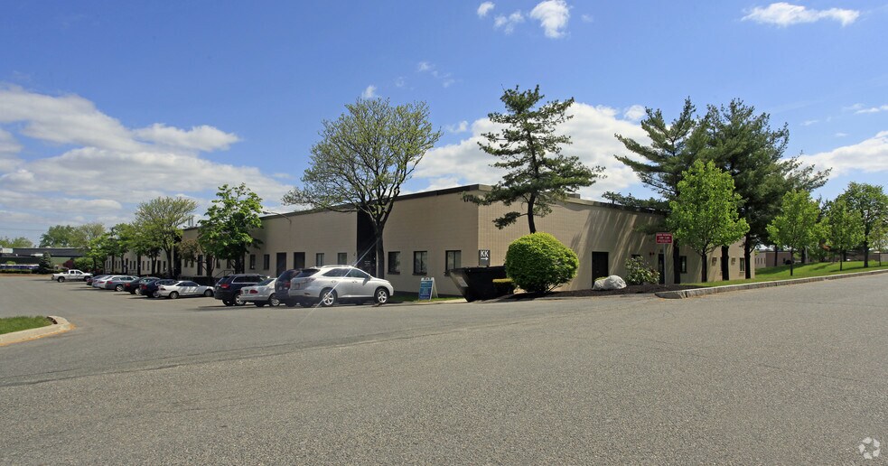 More Photos Of 175 New Boston St, Woburn Research And Development For Lease