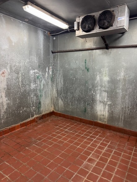 More Photos Of 34 W Main St, Radford Restaurant For Lease