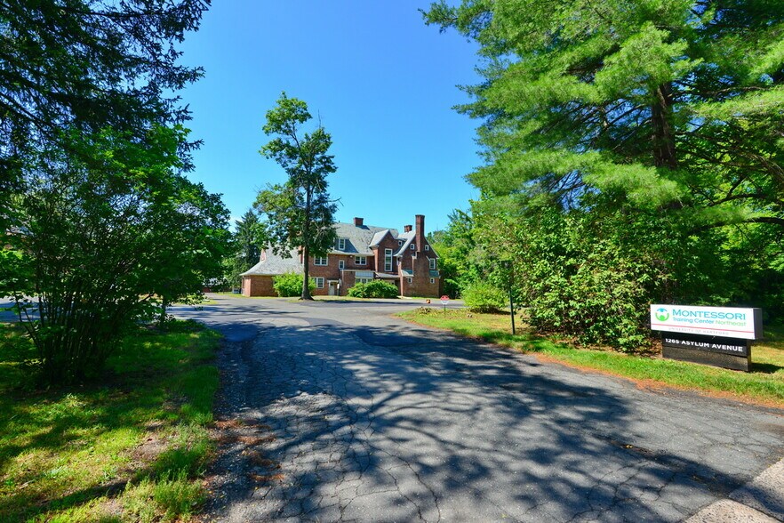 More Photos Of 1265 Asylum Ave, Hartford Lodge Meeting Hall For Lease