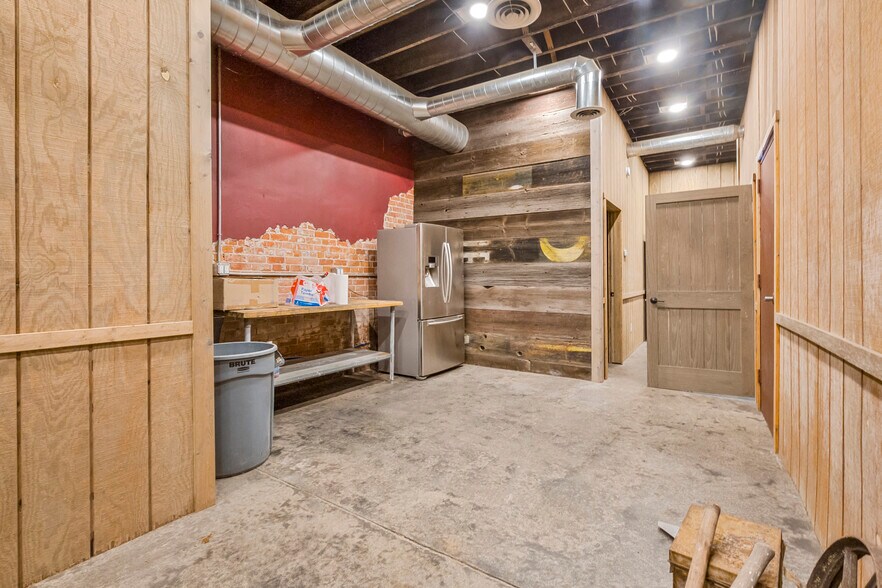 More Photos Of 4536 Michigan Ave, Detroit Storefront For Sale