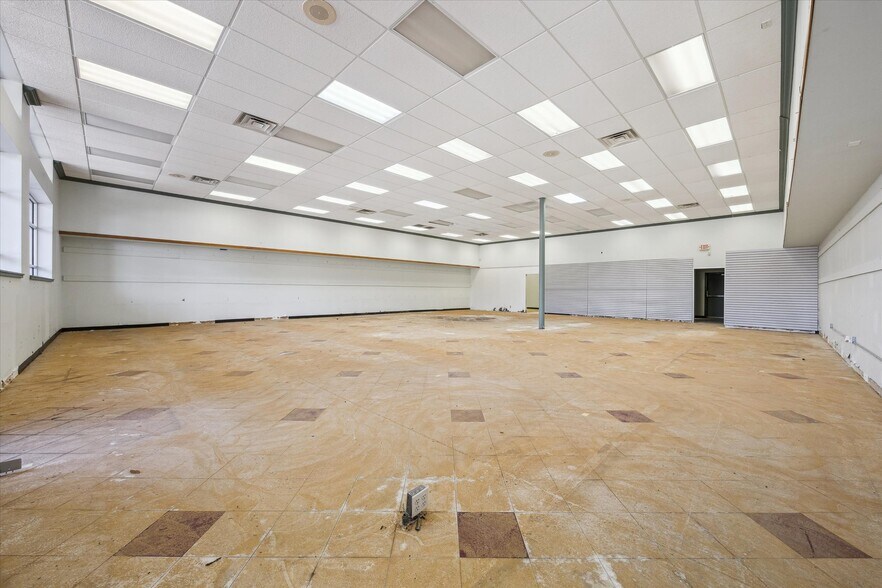 More Photos Of 16512-16580 El Camino Real St, Houston Storefront For Lease