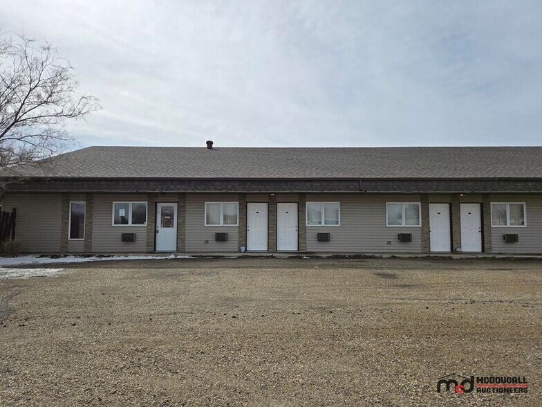 More Photos Of 775 W 5th Ave, Shaunavon Hotel For Sale
