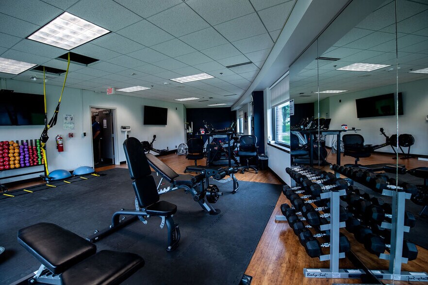 More Photos Of 6000 Westown Pky, West Des Moines Office For Lease