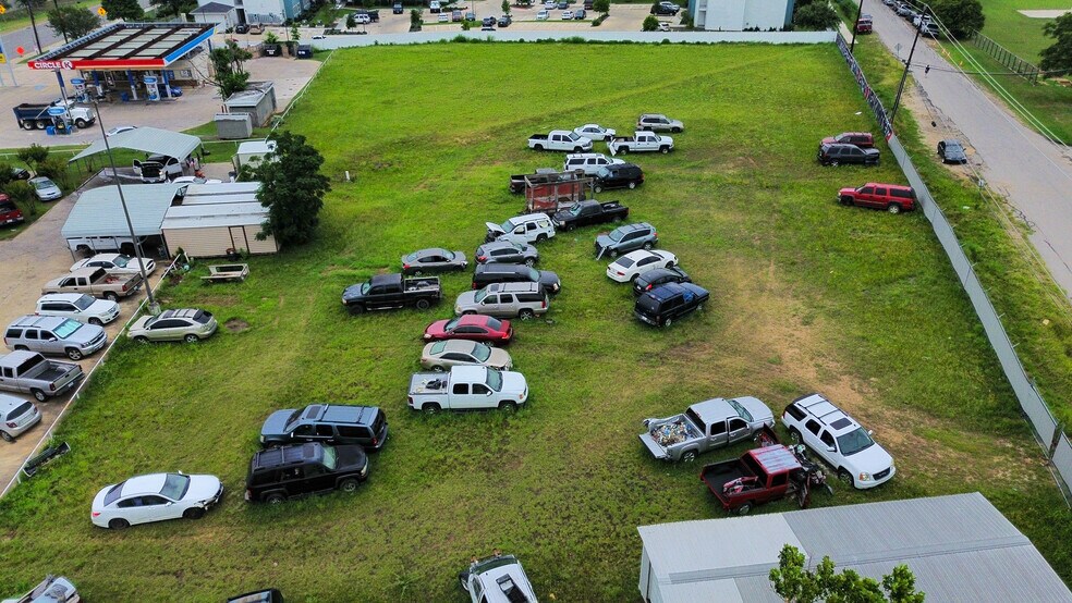More Photos Of 5919 E Ben White Blvd, Austin Auto Dealership For Sale