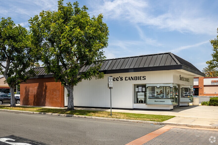 More Photos Of 9561-9971 Chapman Ave, Garden Grove Unknown For Lease