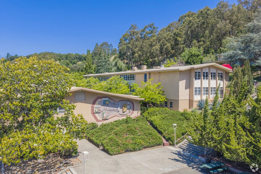 More Photos Of 3500 Mountain Blvd, Oakland Schools For Lease