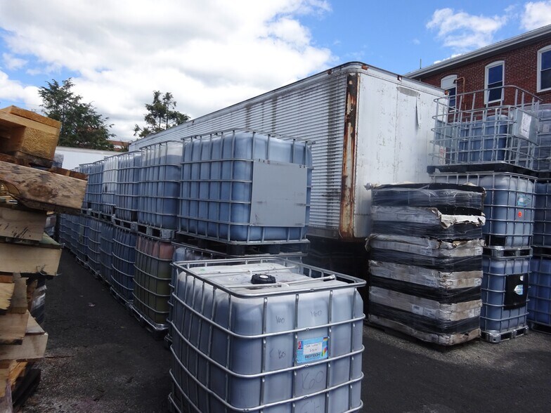 More Photos Of 3146 Marion St, Laureldale Manufacturing For Sale