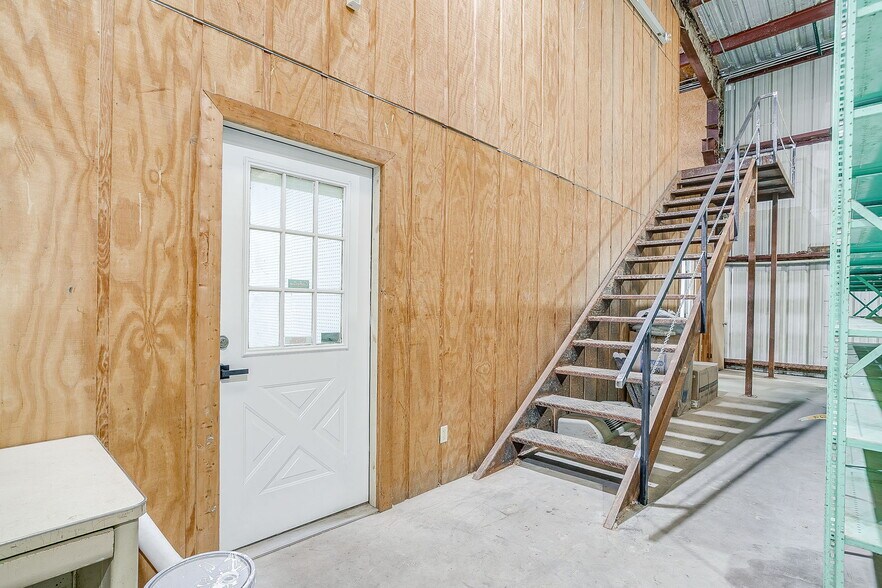 More Photos Of 1600 FM 3433, Newark Warehouse For Sale