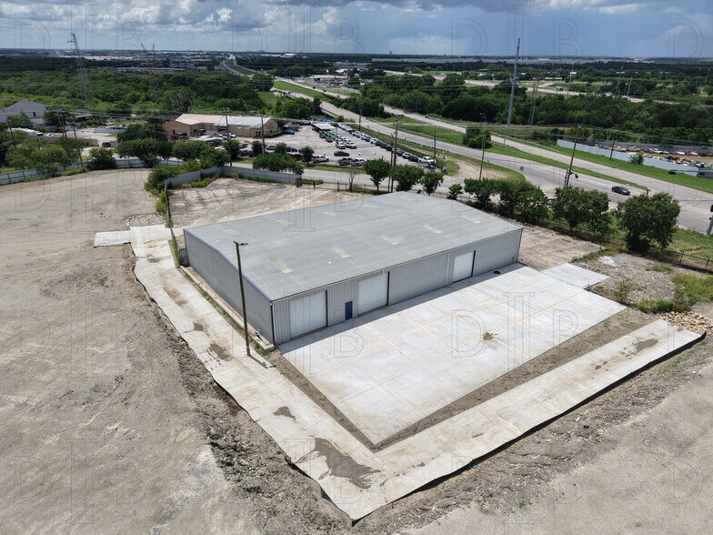 More Photos Of 5956 W Jefferson Blvd, Dallas Distribution For Lease