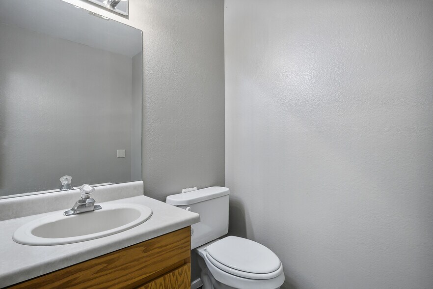 More Photos Of 2220 Nevada West Blvd, Pahrump General Retail For Sale