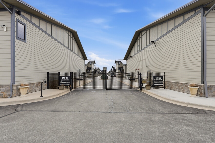 More Photos Of 2112 Ferry Rd, Naperville Warehouse For Sale