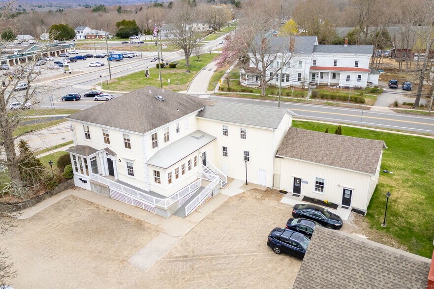More Photos Of 11 Hayward Ave, Colchester Office For Sale