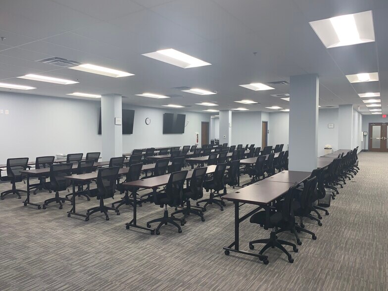 More Photos Of 400 Corporate Dr, Stafford Office For Sale