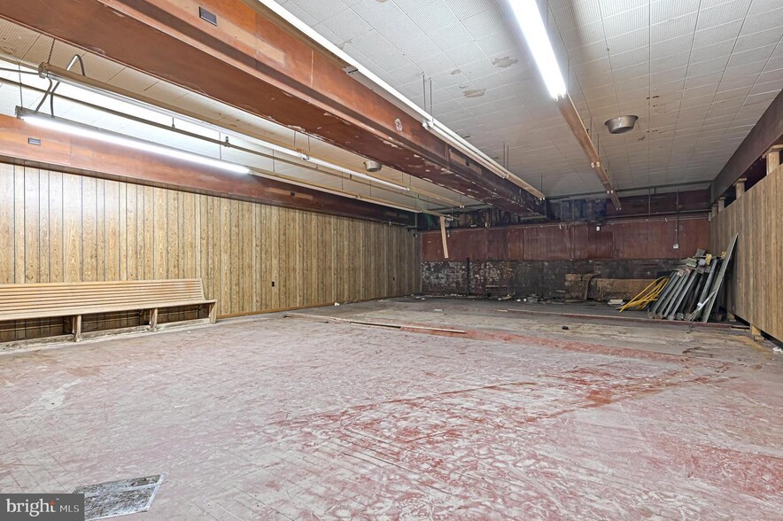More Photos Of 13 N East Blvd, Vineland Flex For Lease