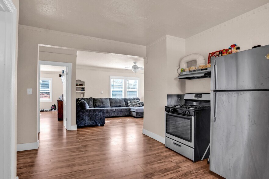 More Photos Of 25-45 W 10th St, Pittsburg Apartments For Sale