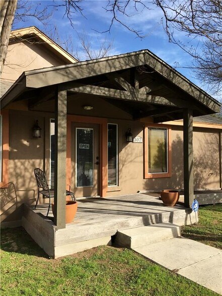 More Photos Of 302 E Milam St, Round Rock Office For Lease