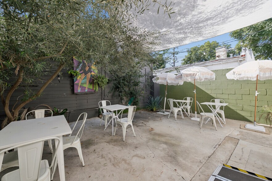 More Photos Of 7748 Santa Monica Blvd, West Hollywood Storefront Retail Residential For Sale