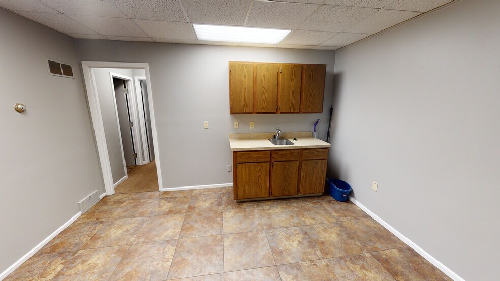 More Photos Of 860 Boardman Canfield Rd, Youngstown Office For Sale