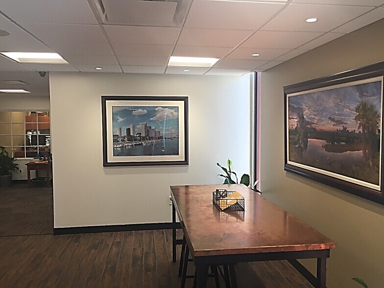 More Photos Of 2609 W De Leon St, Tampa Office For Lease